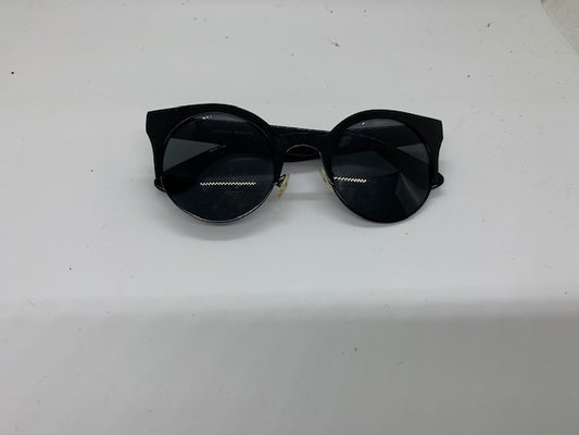 Black Cat-Eye Sunglassess