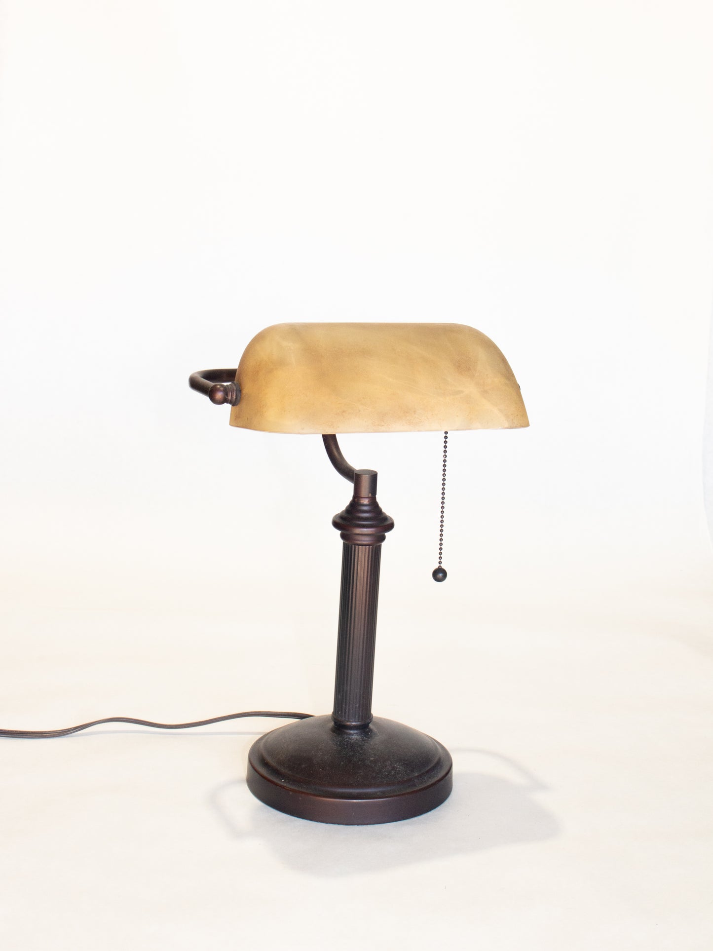 Vintage Beige Desk Lamp w/ Pull String