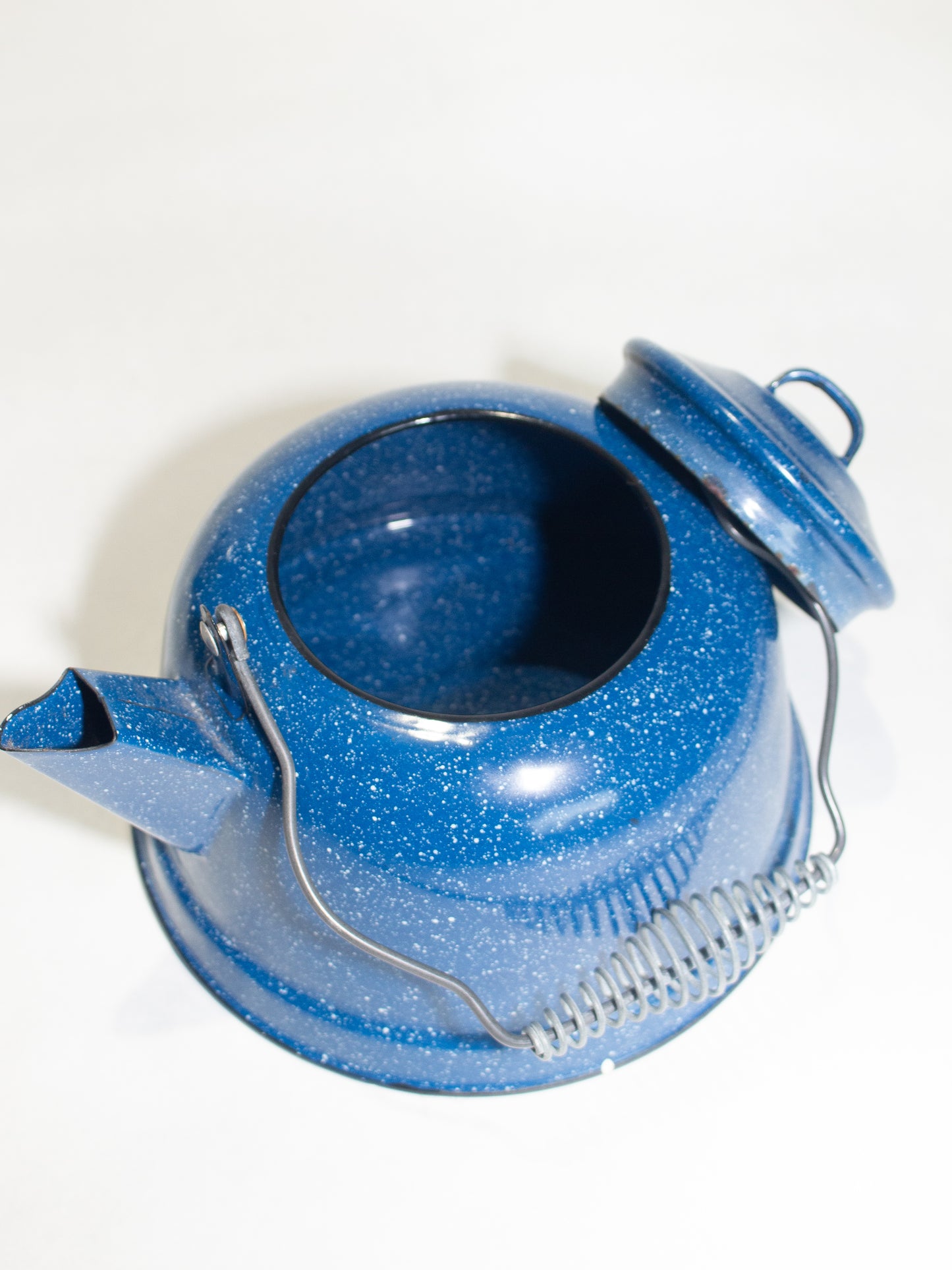 Vintage Classic Blue Speckled Rustic Enamelware Tea Kettle w/ Metal Wire