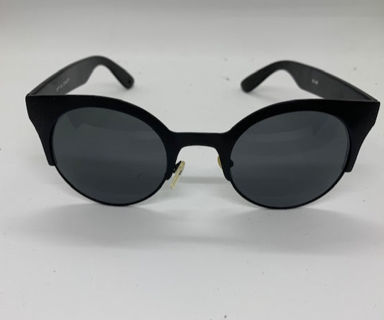 Black Cat-Eye Sunglassess