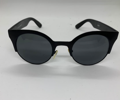 Black Cat-Eye Sunglassess